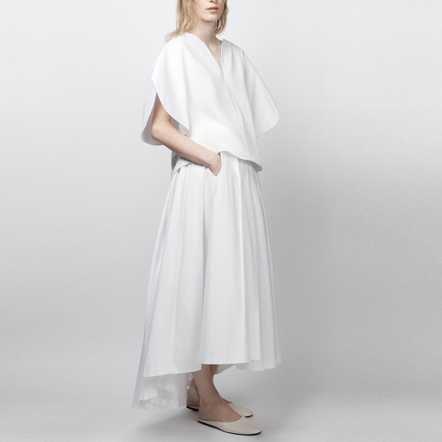 Fashionable White Loose Shirt  - Summer Line Clothing Brand 评论和价格