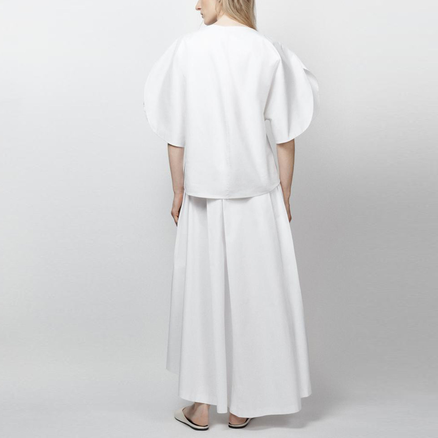 Fashionable White Loose Shirt  - Summer Line Clothing Brand 评论和价格